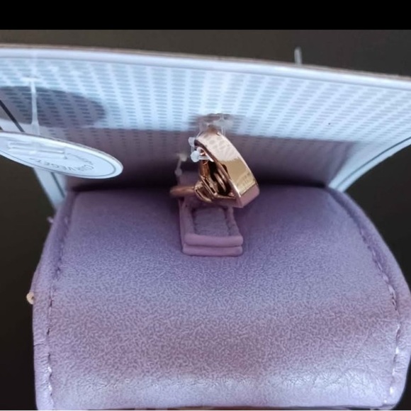 BNWT Purple Ear Bud Case Vegan Leather Gold Tone Hardware Swivel Lobster Clasp - Picture 3 of 4